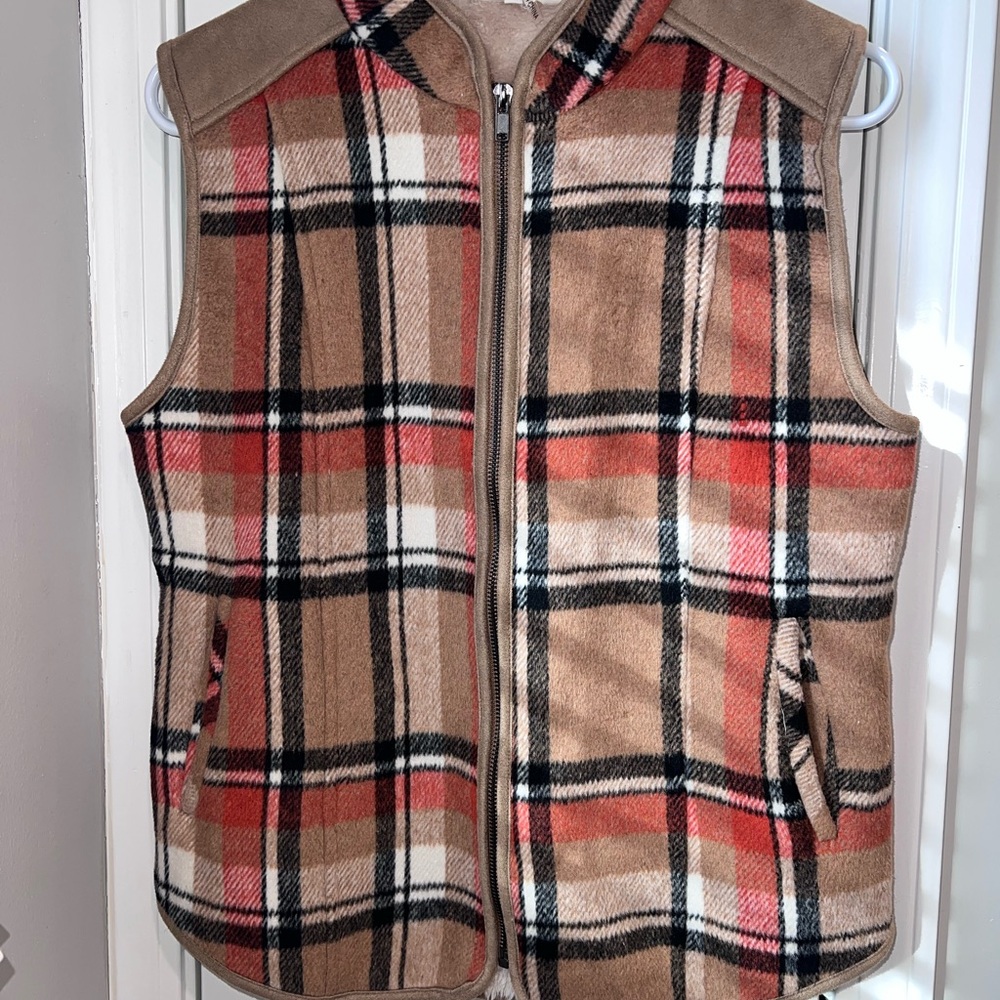 Entro Cozy Plaid Vest Cape with Zip Closure hand openings not pockets